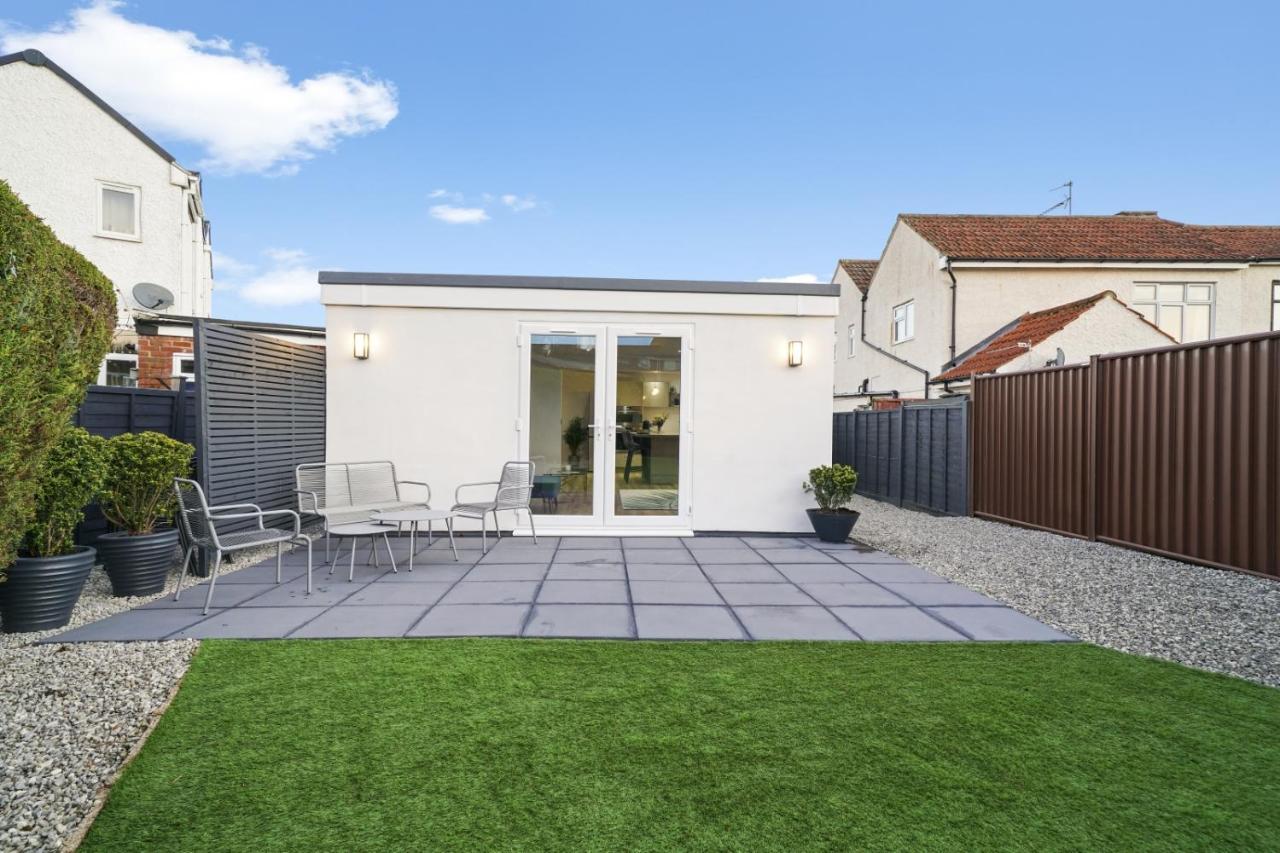 Modern Bungalow In Maidstone Sleeps 5 With Free Parking Exterior foto