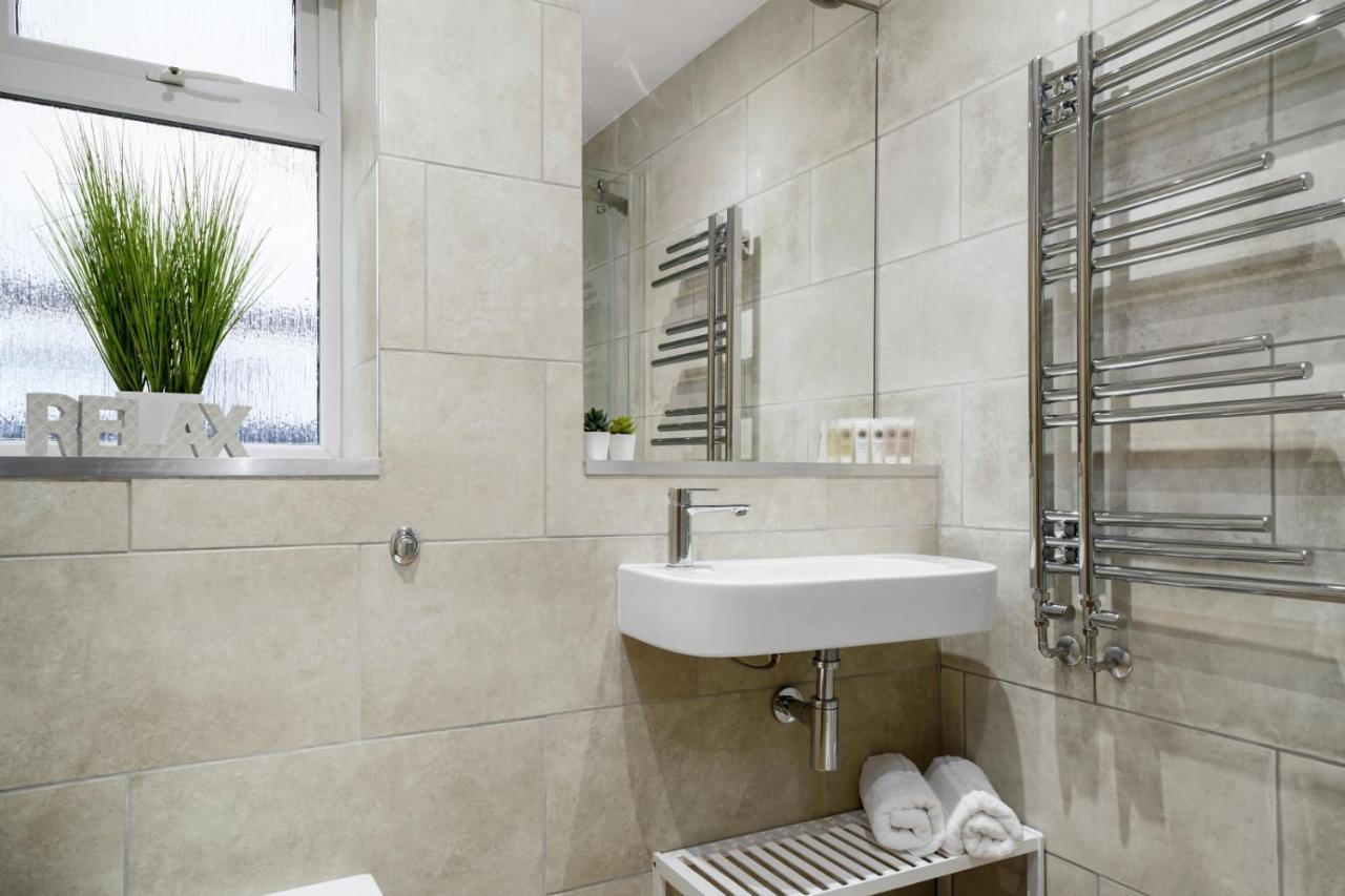 Modern Bungalow In Maidstone Sleeps 5 With Free Parking Exterior foto